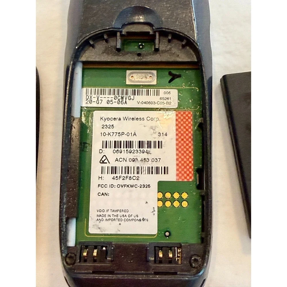 Kyocera 2325 Cellular Candybar‎ phone
